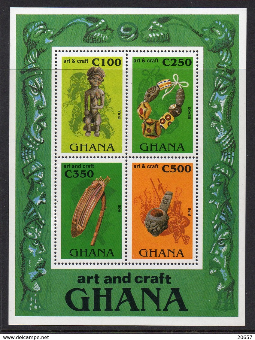 Ghana Bf 239 Art And Craft , Statue , Pipe , Collier - Autres & Non Classés