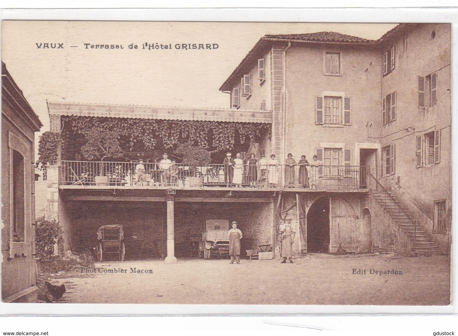 Rhône - Vaux - Terrasse De L'Hôtel Grisard - Vaux-en-Velin