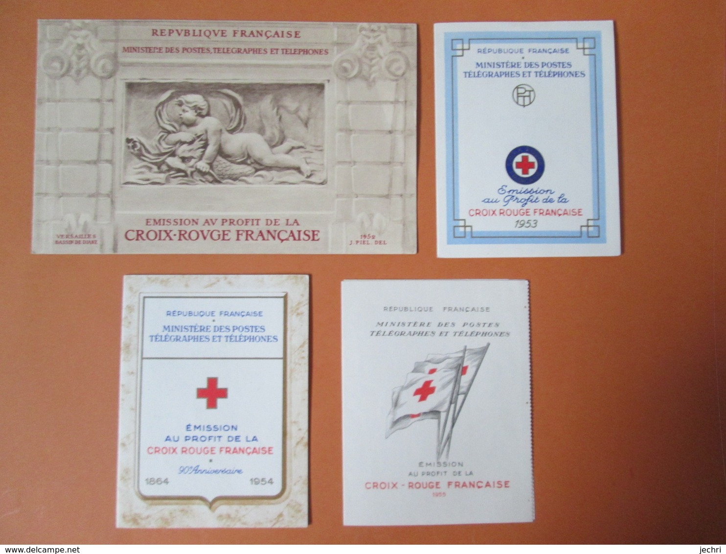 Lot De 8 Carnets Croix Rouge Dont 1952 Et 1955  Cote 1608 Euros - Croix Rouge