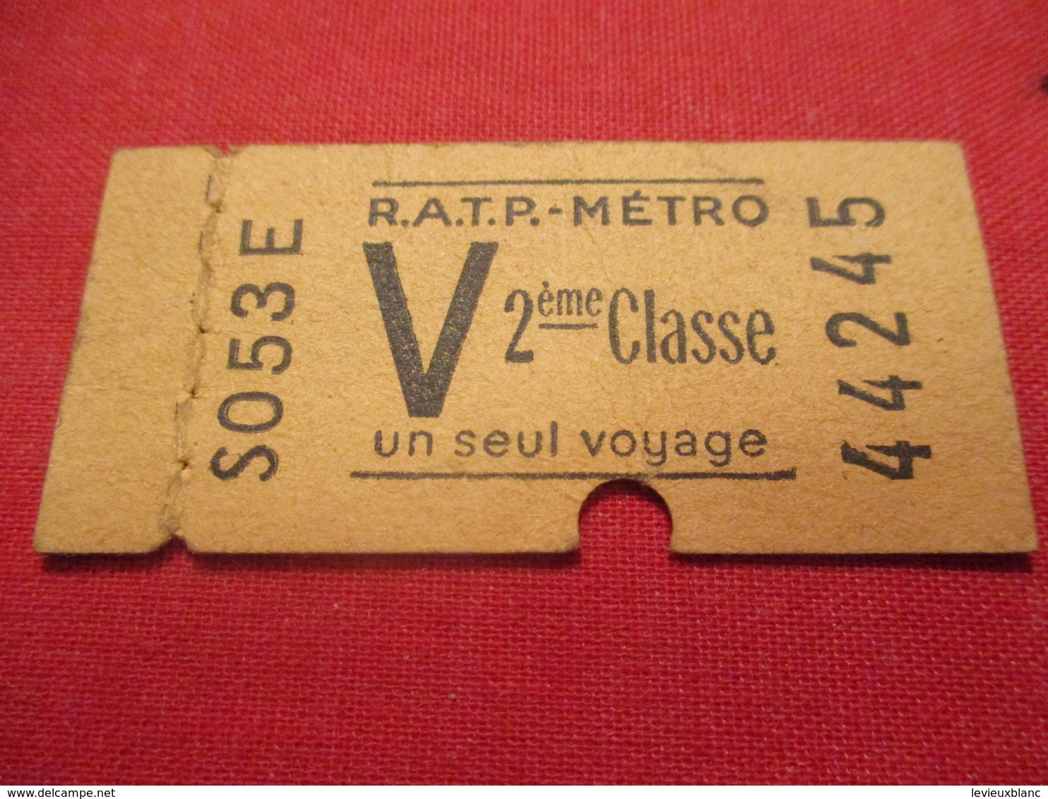 Ticket Ancien Usagé/RATP METRO/ V  /2éme Classe/PARIS/ Un Seul Voyage /Vers 1945-1965 TCK103 - Europa