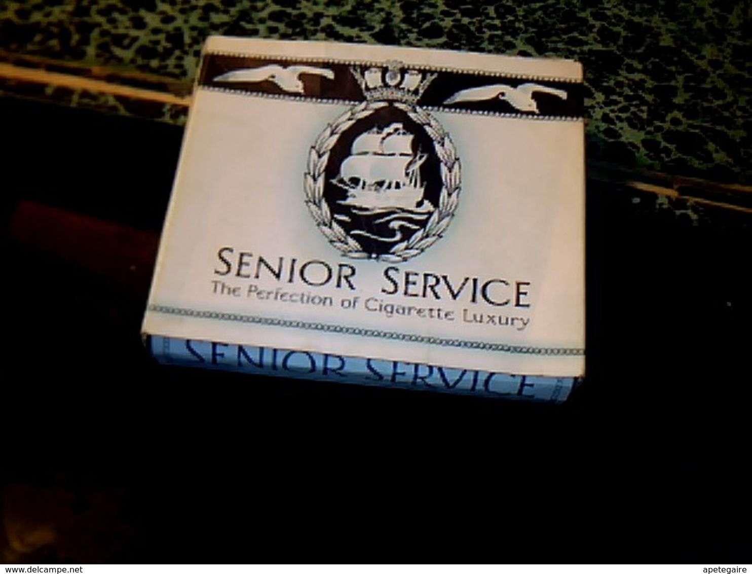 Angleterre Paquet En Carton De Cigarettes Vide  Marque " SENIOR- SERVICE " - Autres & Non Classés