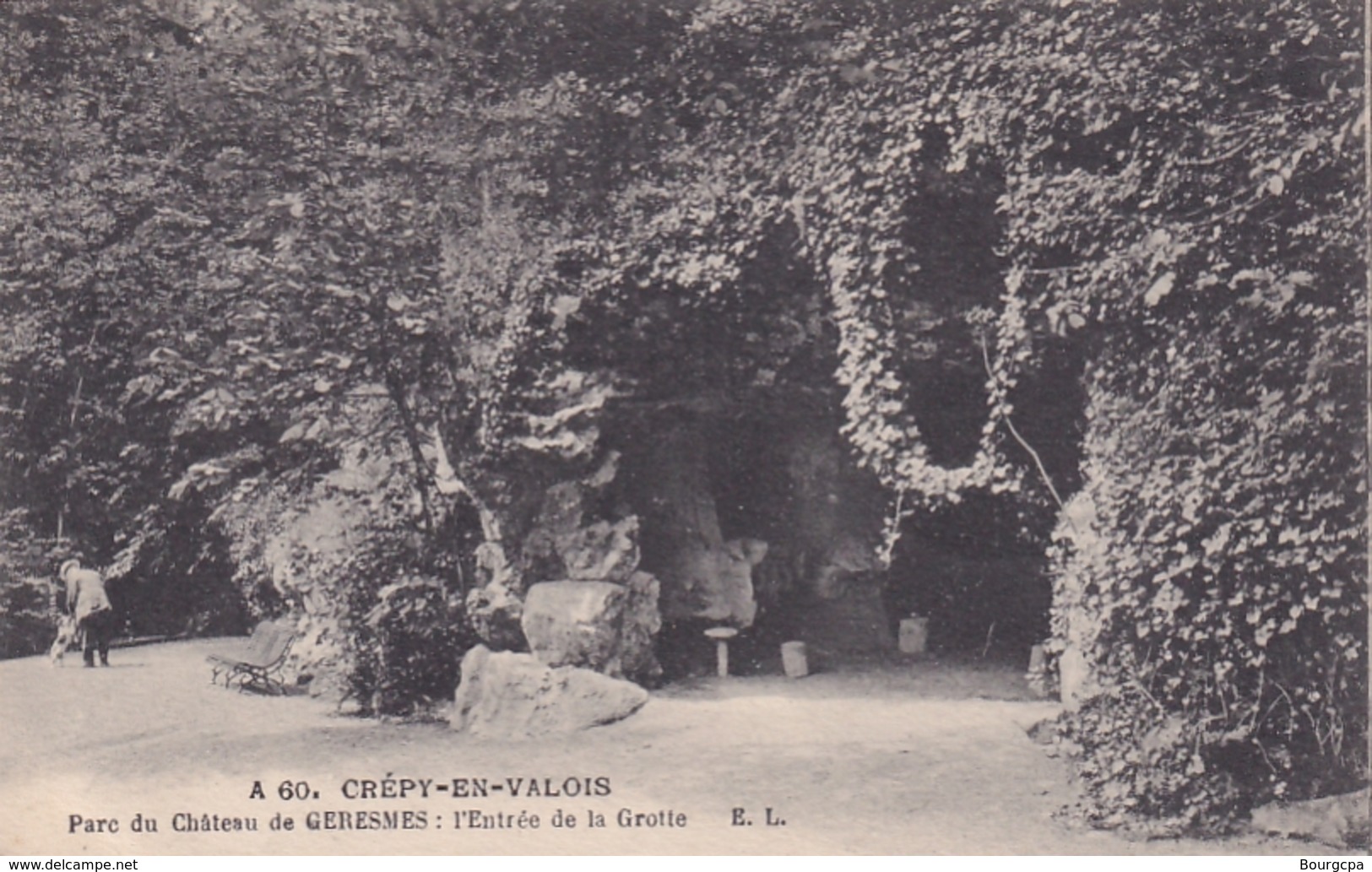 Crepy En Valois Parc Du Chateau De Geresmes L'entrée De La Grotte - Crepy En Valois