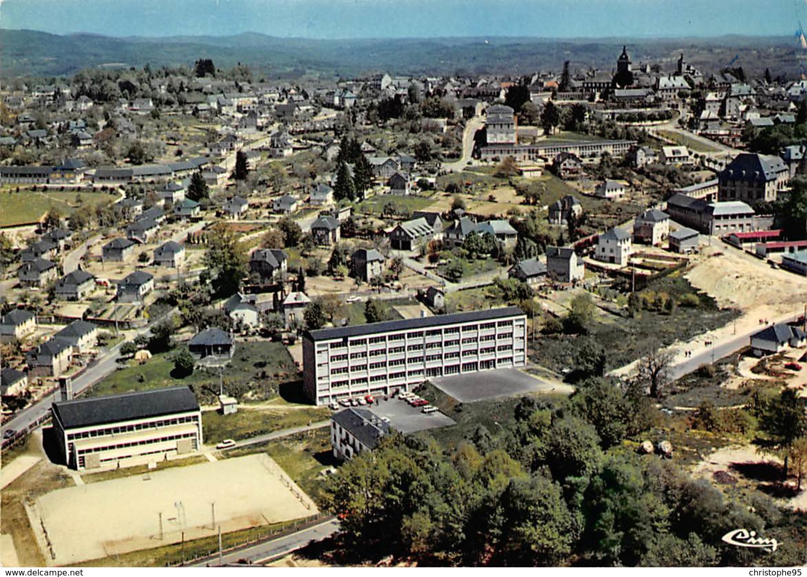 19 .n° 22103 . Egletons . Nouveau Lycee . Vue Generale Aerienne . Cpsm.10.5 X 15cm . - Egletons