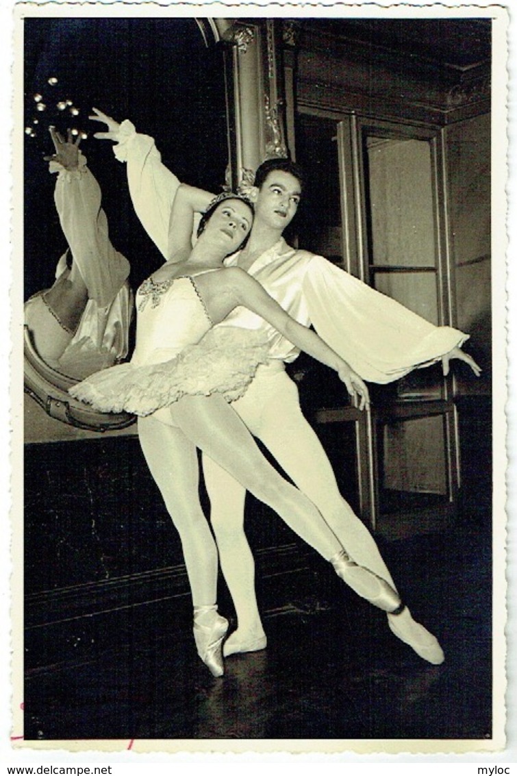 Photo. Ballet. Opéra. Danse. "Divertissement" Foto Vermeulen, Théatre Royal De La Monnaie. - Métiers