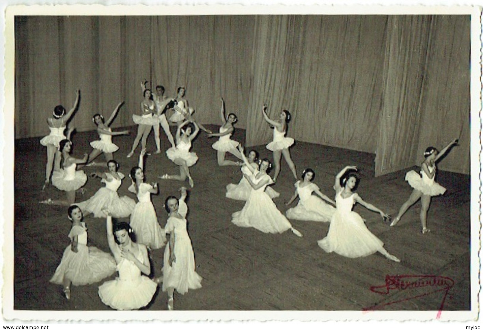 Photo. Ballet. Opéra. Danse.  Foto Vermeulen, Théatre Royal De La Monnaie. "Divertissement" - Métiers