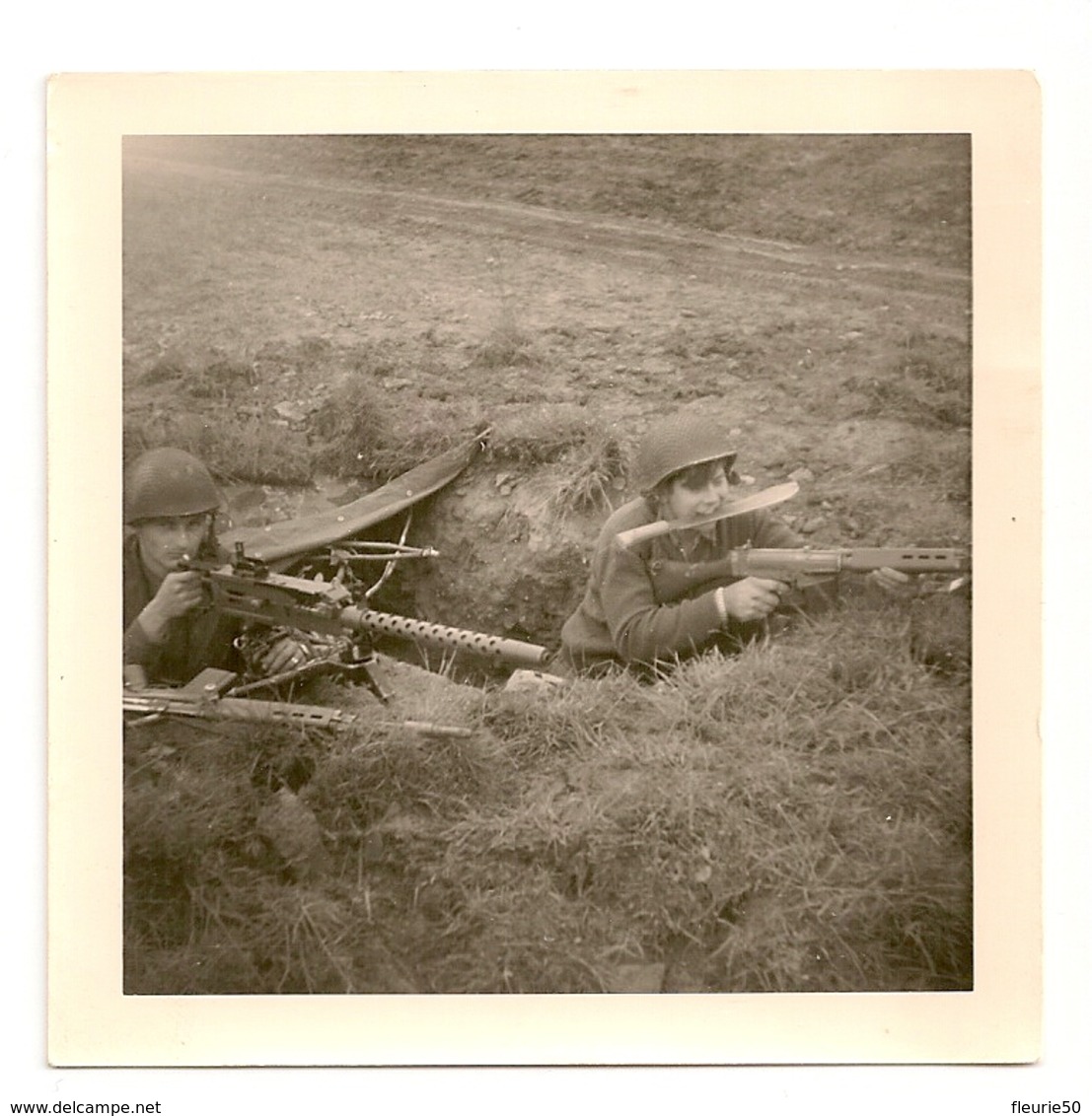 PHOTO - Infanterie 12eme De Ligne. Fal, Mitrailleuse Point30, Ludensheid 15 Juin 1967. 9cm X 9cm. - Guerre, Militaire