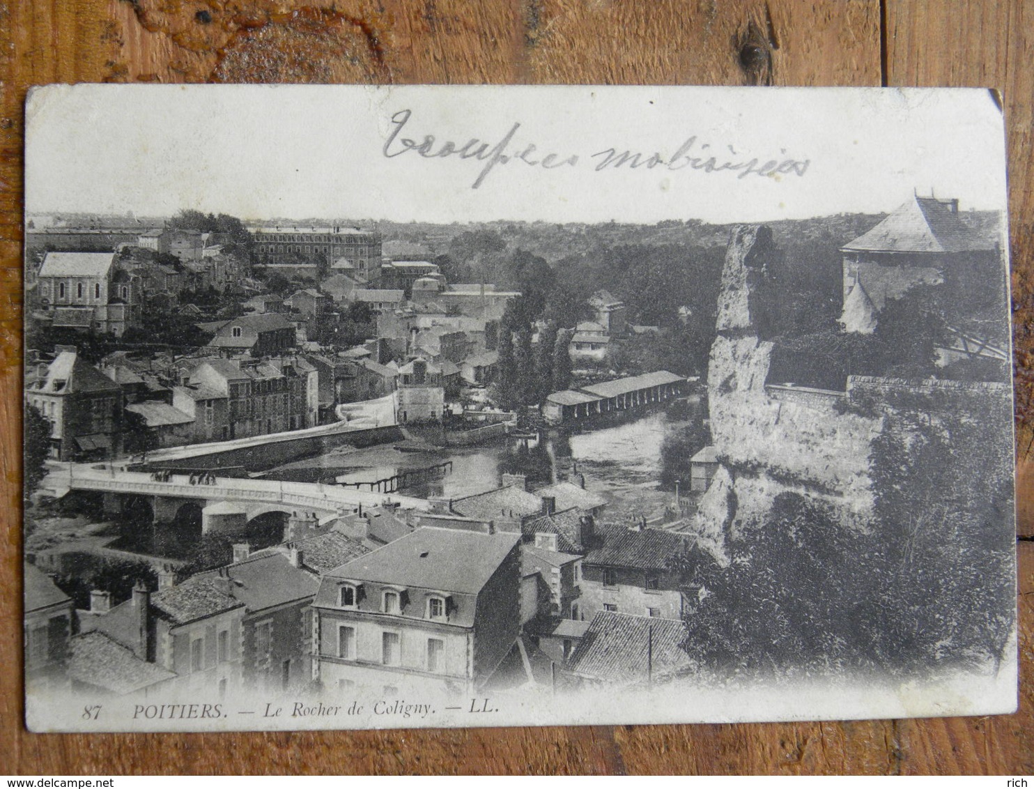 CPA (86) Vienne - POITIERS - Le Rocher De Coligny - Poitiers