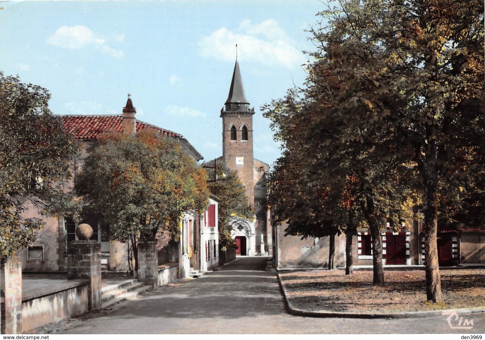 VILLENEUVE-de-MARSAN - La Place Et L'Eglise - Villeneuve De Marsan