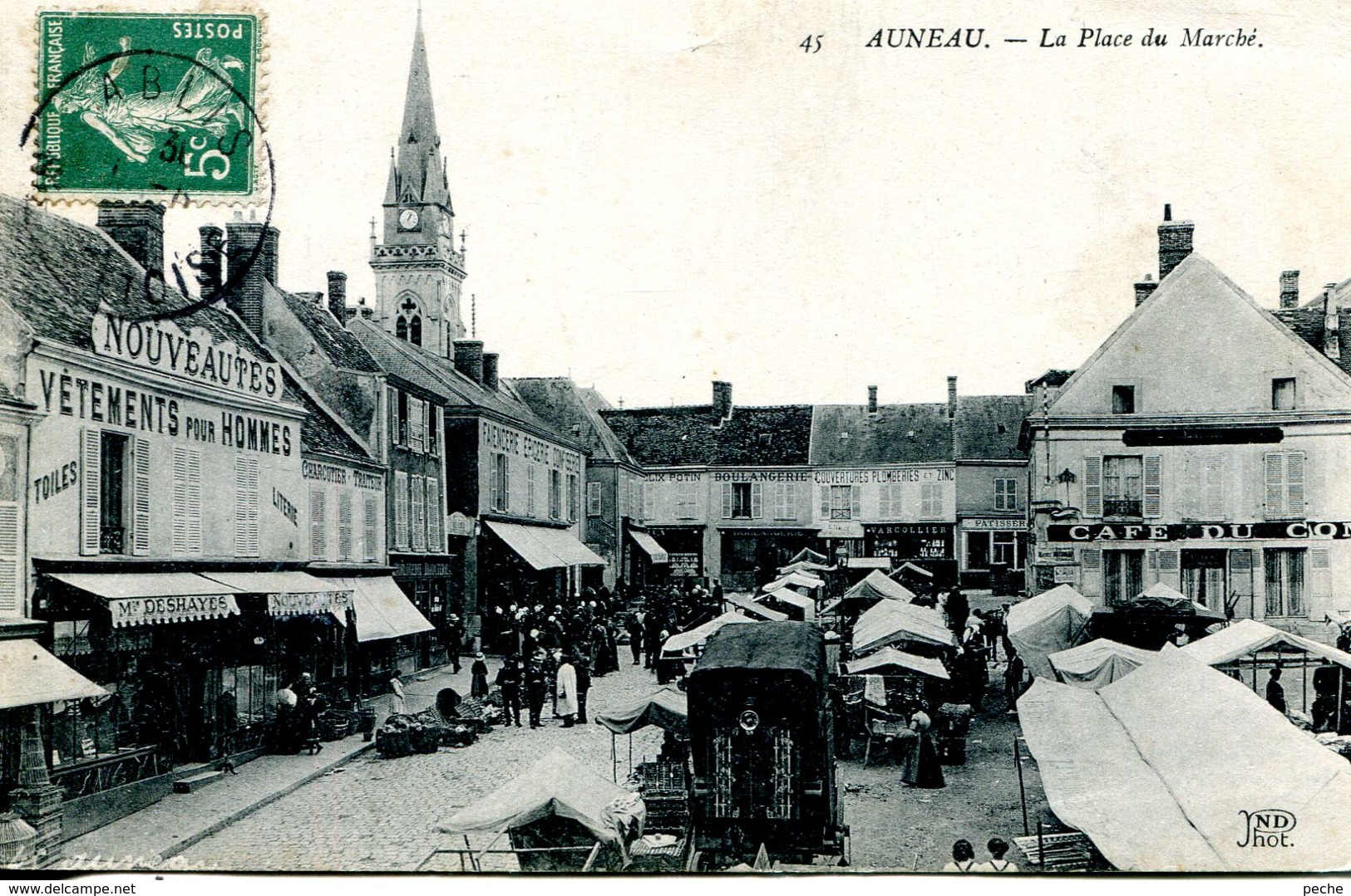 N°4032 T -cpa Auneau -la Place Du Marché- - Auneau