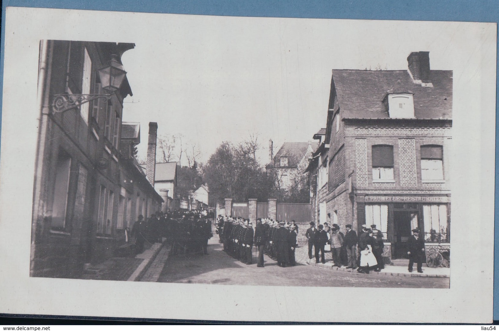 CARTE PHOTO Clères Vers 1905 Pompiers Devant Le RESTAURANT A. PAUMELLE - Clères