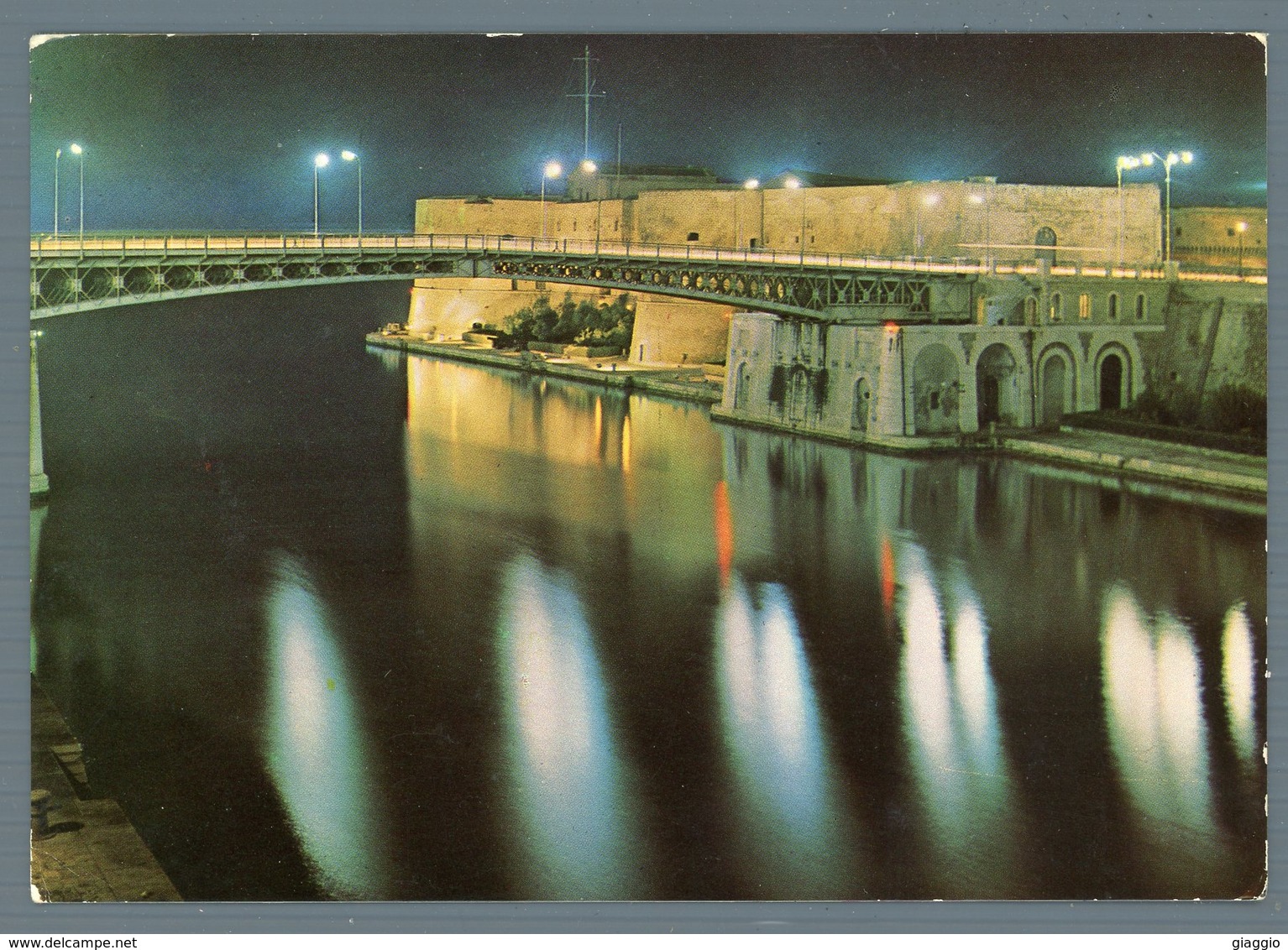 °°° Cartolina - Taranto Ponte Girevole Di Notte Viaggiata °°° - Taranto