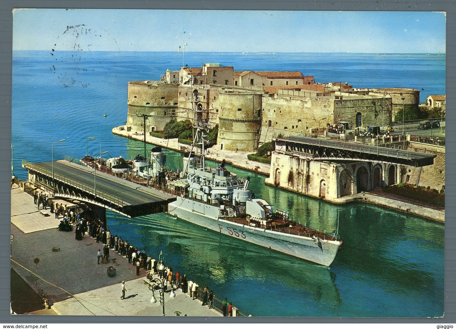 °°° Cartolina - Taranto Ponte Girevoleaperto Con Passaggio Navi Viaggiata °°° - Taranto