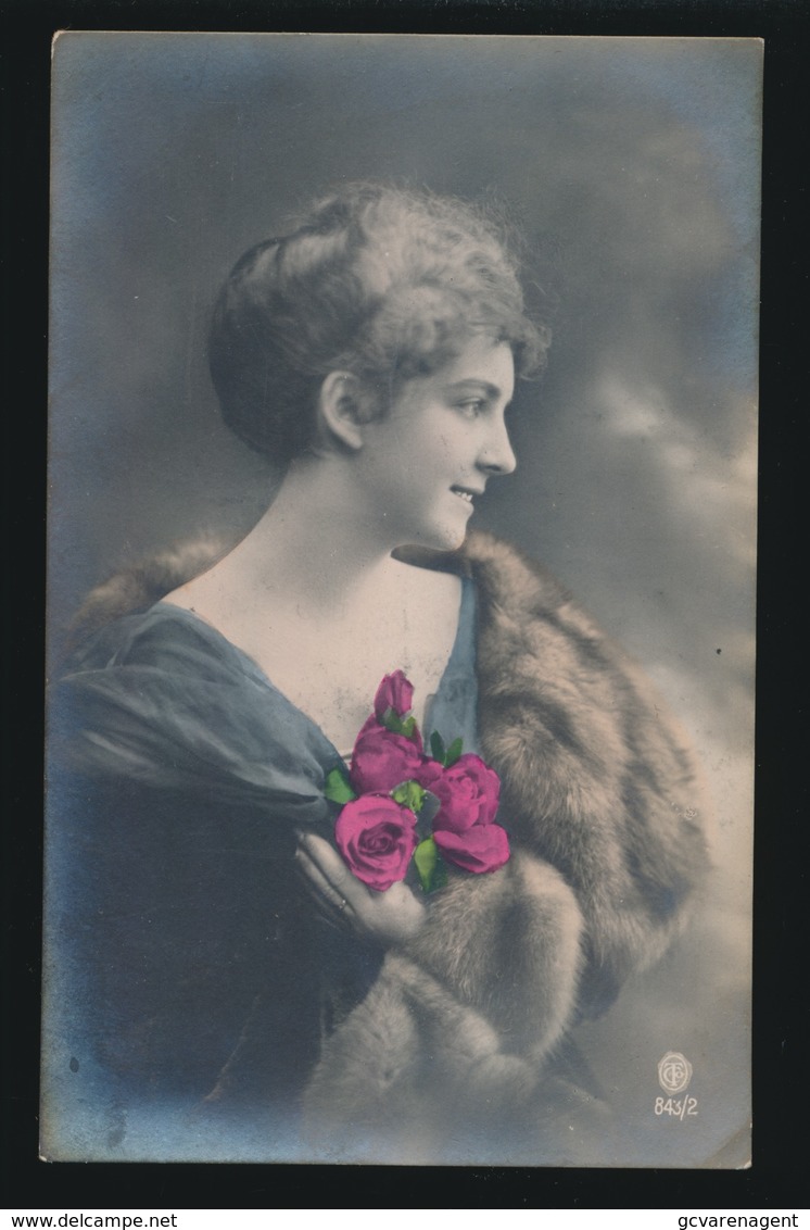 MOOIE VROUW  JOLIE FEMME   CARTE PHOTO - Femmes