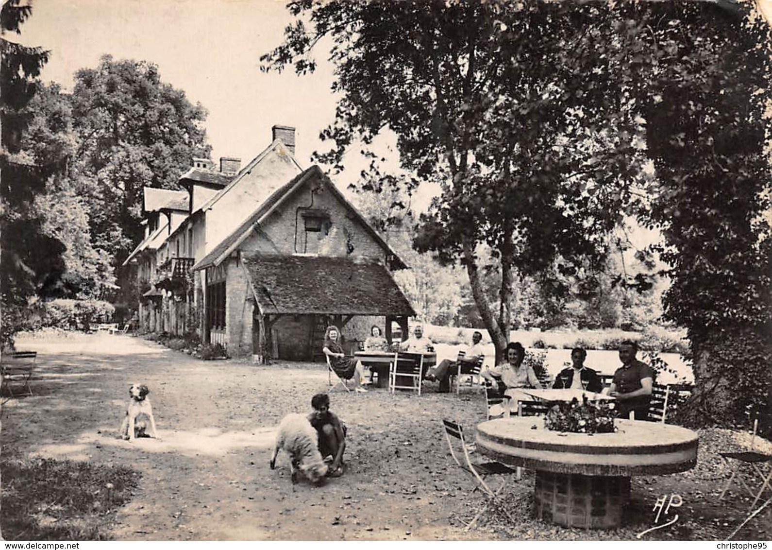 27 .n° 22216 . Fourges . Le Moulin . Vue Generale . Cpsm.10.5 X 15cm . - Fourges