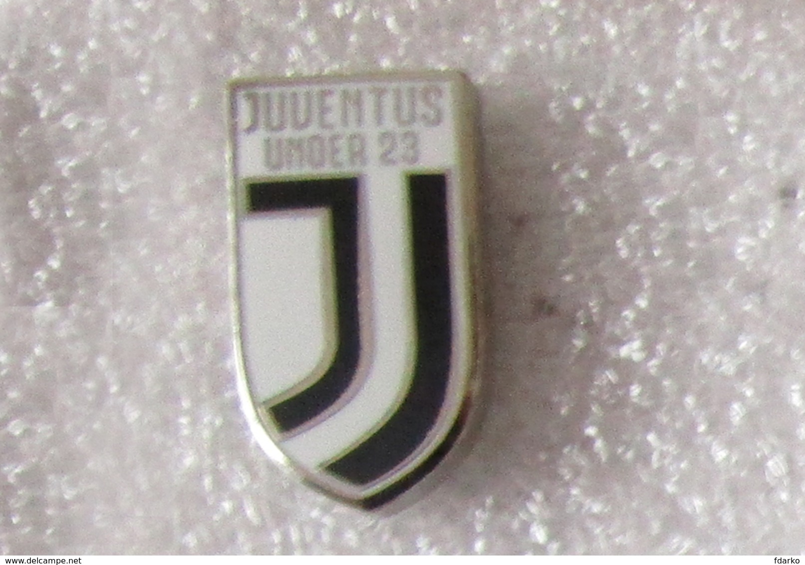 Juventus Under 23 Juve Calcio Insignes De Football Badges Insignias De FÚtbol Fußball-Abzeichen Torino - Calcio