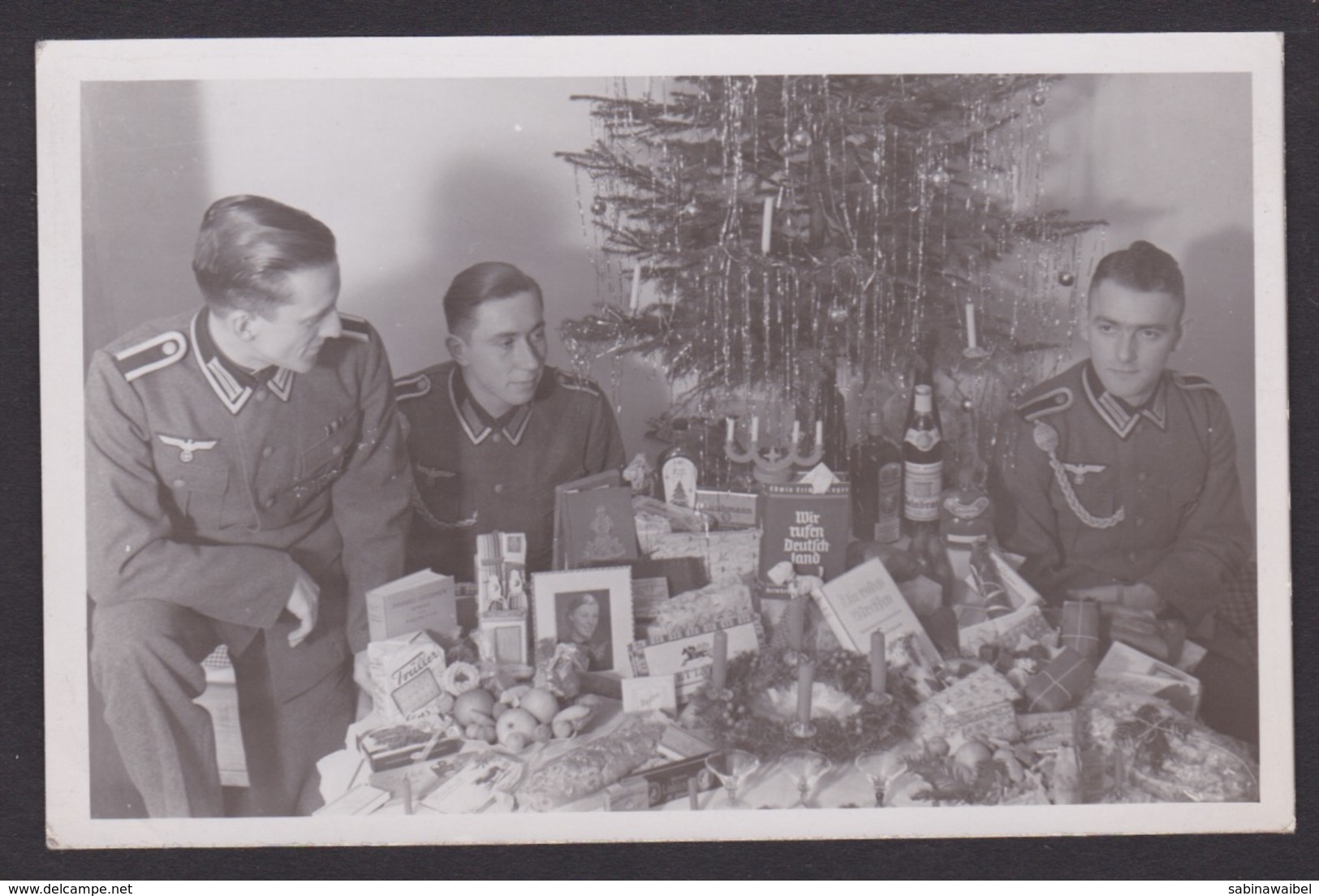 AK / WK 2 / Soldaten / Weihnachtsbaum / Geschenke  ..   ( E 680 ) - Weltkrieg 1939-45