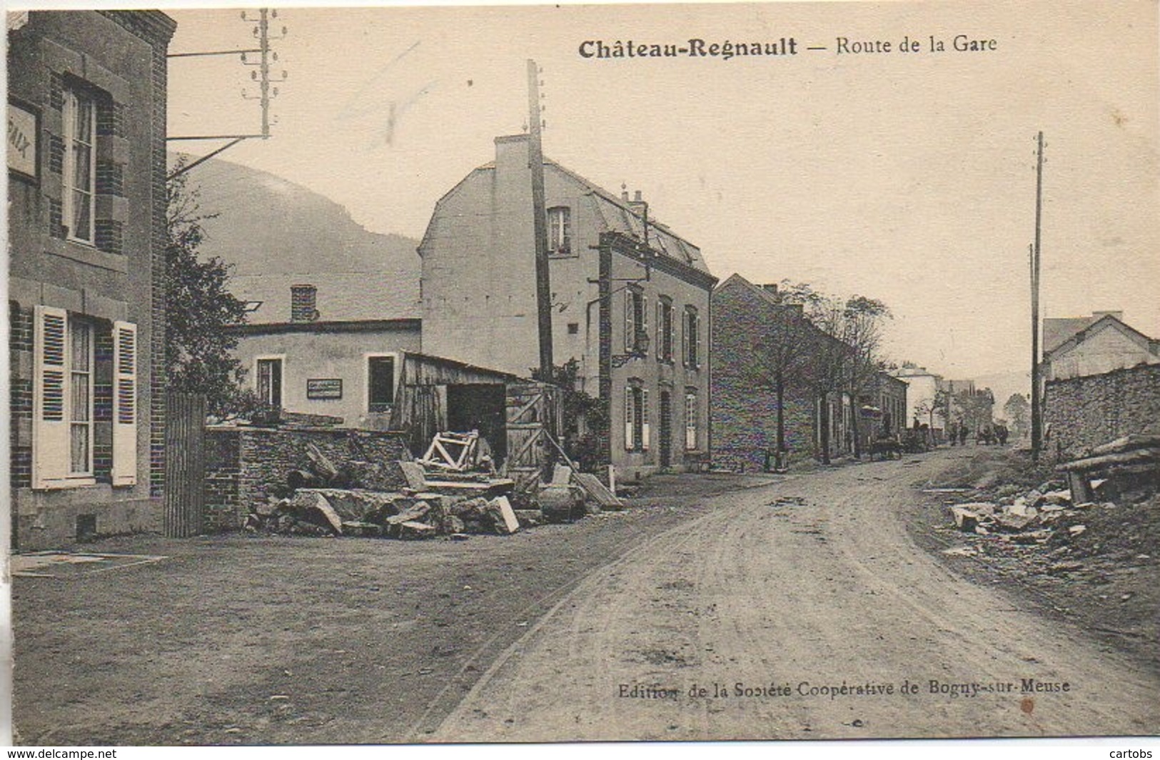 08 CHATEAU-REGNAULT  Rue De La Gare - Autres & Non Classés