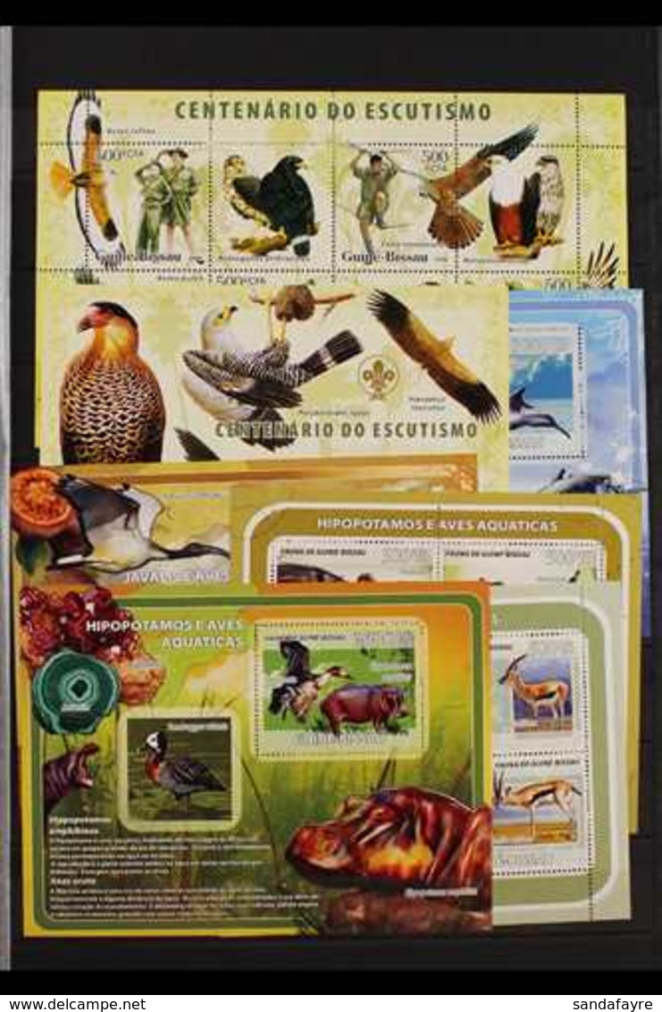 BIRDS TOPICAL COLLECTION. 1978-2009. All Different, never Hinged Mint Collection Of Mostly Miniature Sheets & Sheetlets. - República De Guinea (1958-...)