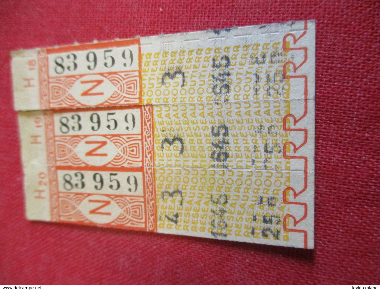 BUS/ 3  Tickets Anciens Usagés/RATP/Rouge/Code N /Série H/ Vers 1950 - 1970            TCK134 - Europe