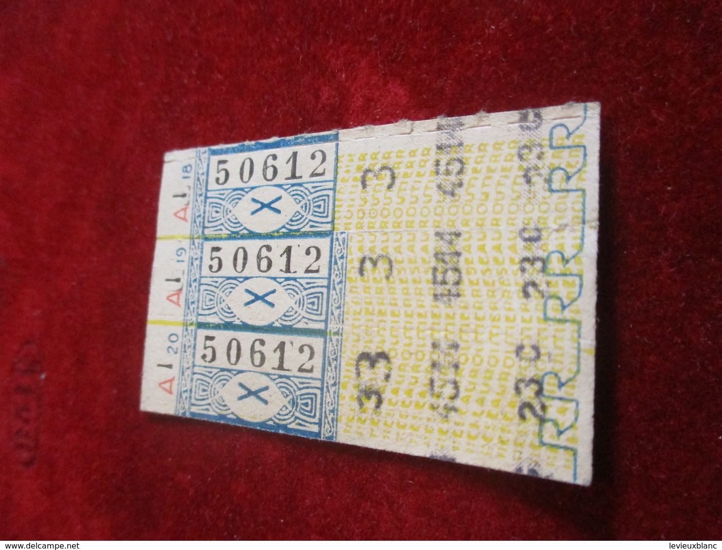 BUS/ 3  Tickets Anciens Usagés/RATP/Bleu /Code X  /Série A Vers 1950 - 1970            TCK135 - Europe