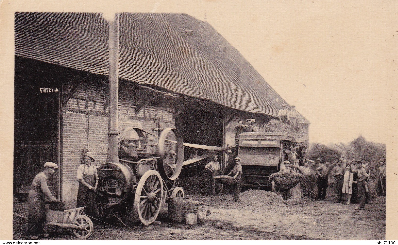 LA CHAPELLE SAINT SAUVEUR 71 UNE FERME LE BATTAGE BATTEUSE BELLE ANIMATION BELLE CARTE RARE !!! - Altri & Non Classificati