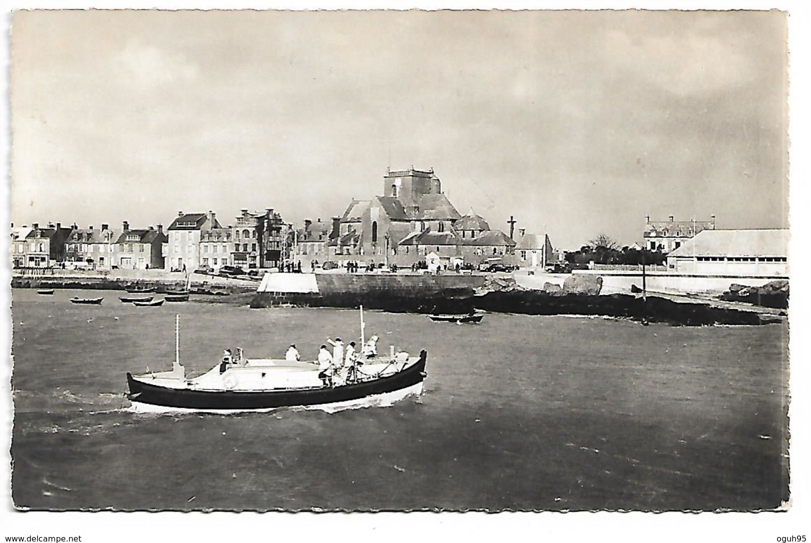 50 - BARFLEUR - Le Canot De Sauvetage Rentrant De Mission  (Bateau) - Barfleur