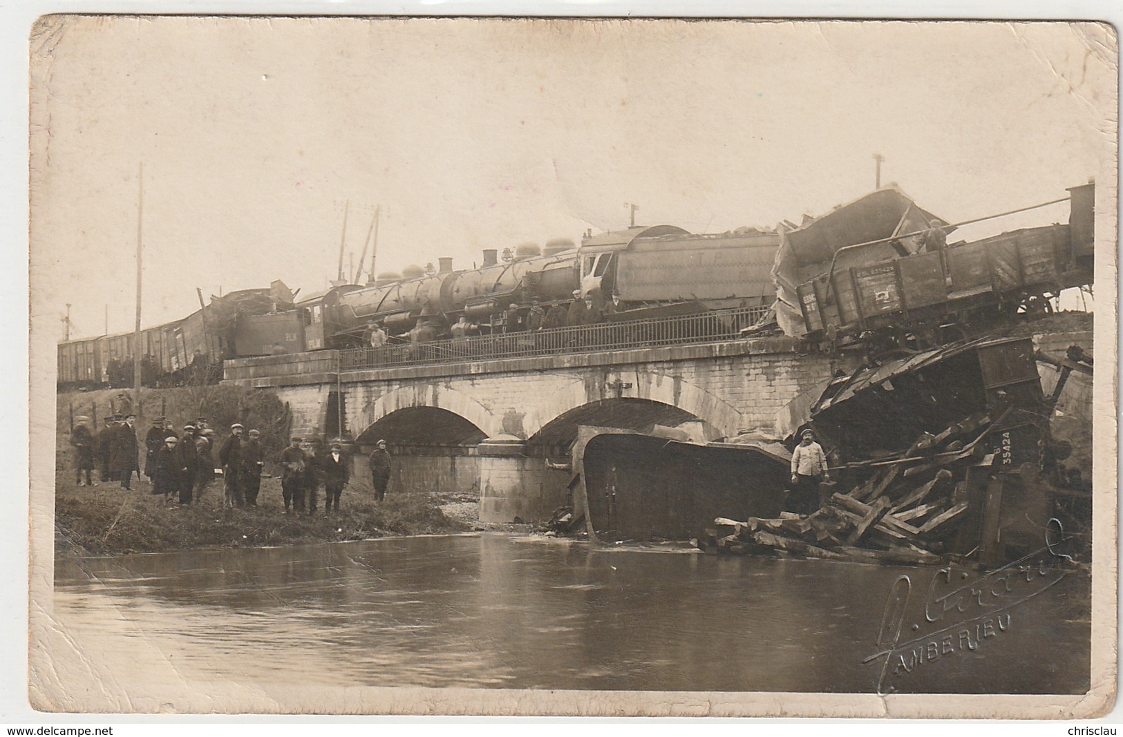 01 - AIN - AMBERIEU EN BUGEY - DERAILLEMENT ENTRE DEUX LOCOMOTIVES SUR LE PONT DE L ALBARINE LE 14 FEVRIER 1921 - Non Classificati