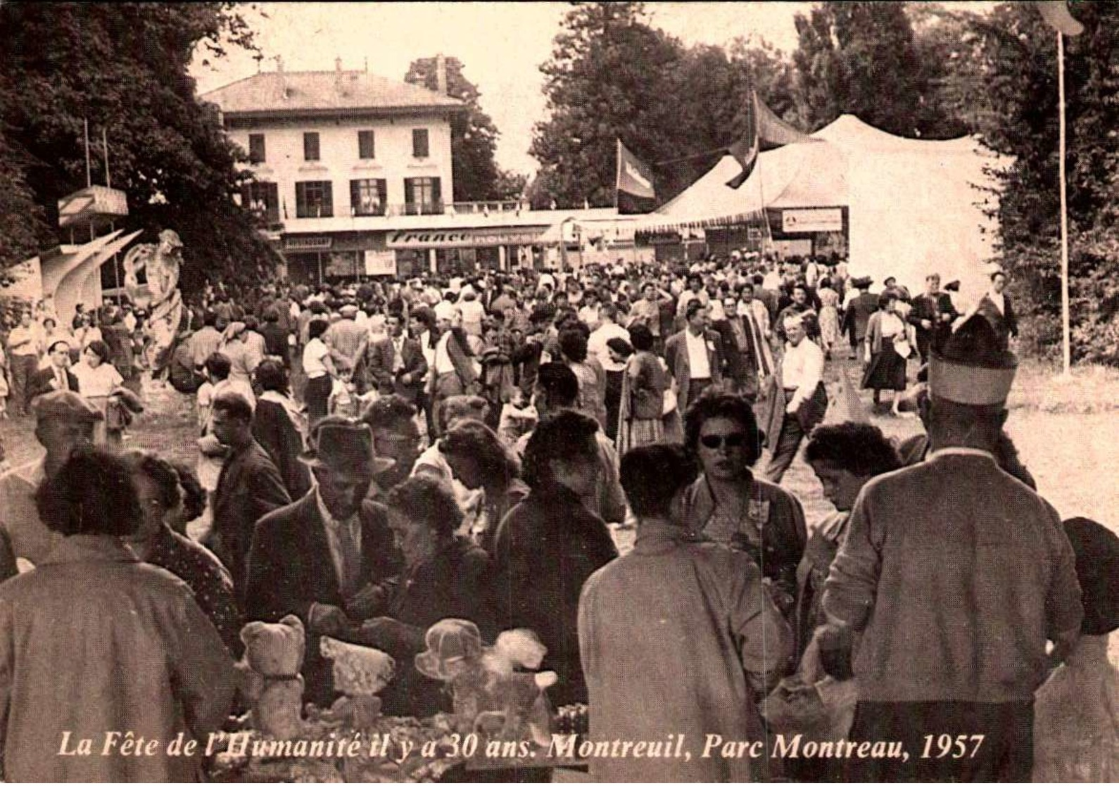[93] Seine Saint Denis > Montreuil - FETE DE L'HUMANITE IL Y A 30 ANS PARC MONTCEAU 1957:LOT  3076 - Montreuil