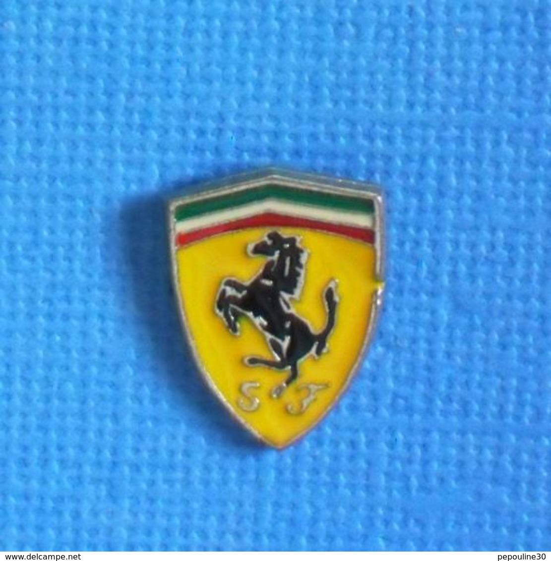1 PIN'S //  ** LOGO / FERRARI S-F / SCUDERIA FERRARI ** - Ferrari