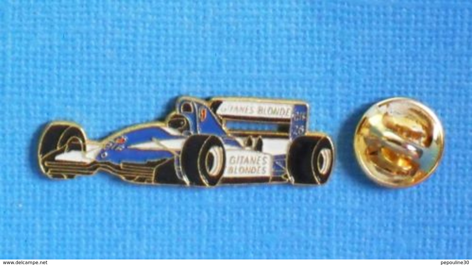 1 PIN'S //  ** FORMULE 1 / LIGIER JS37 RENAULT / GITANES BLONDES ** . (Winner) - F1