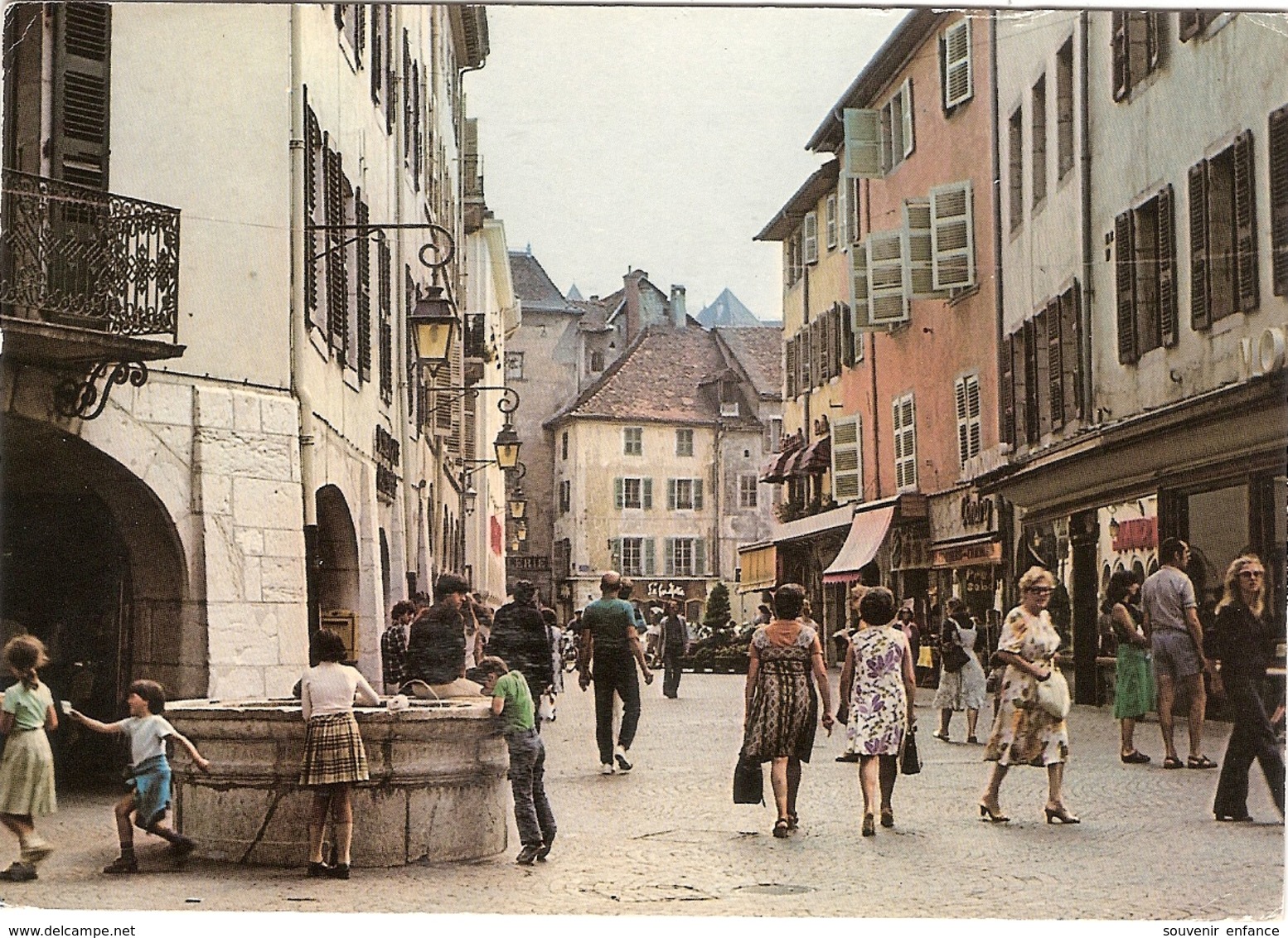 CP Annecy Zone Pietonne Le Puits Saint Jean Et La Rue Notre Dame 74 Haute Savoie - Annecy