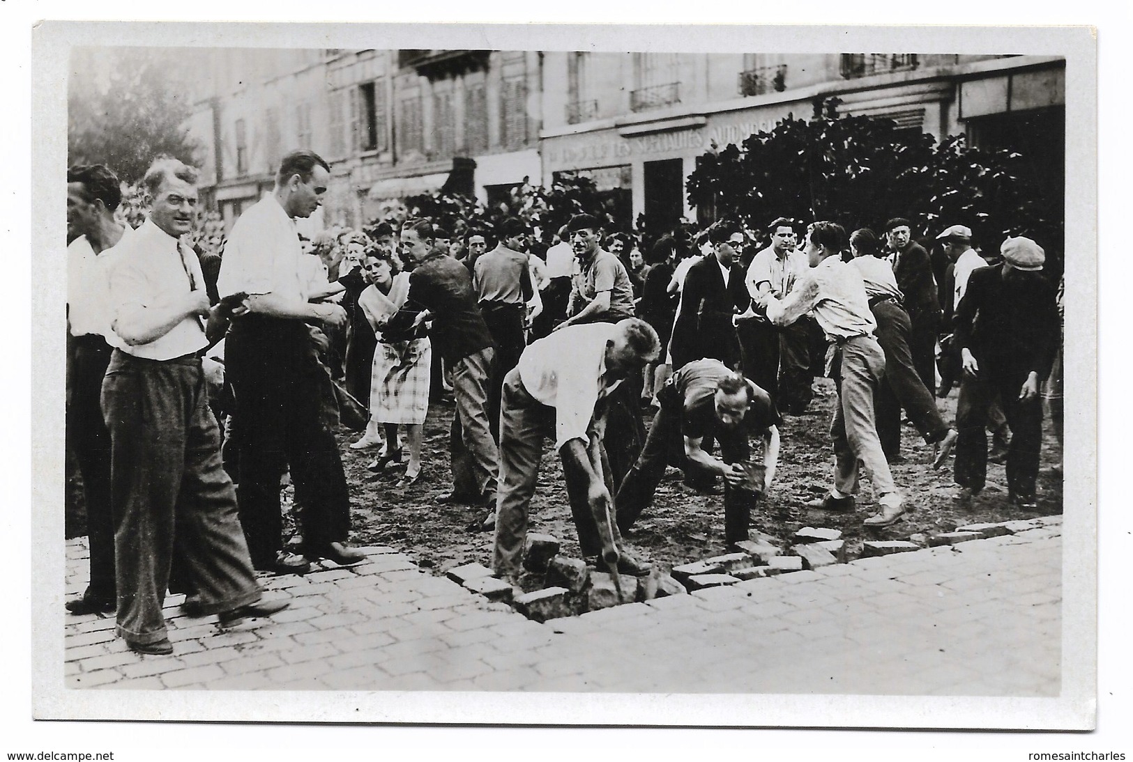 75 LIBERATION DE PARIS - Le Peuple De Paris Aux Barricades - Carte Photo 15 X 9,8 Cm - Autres & Non Classés