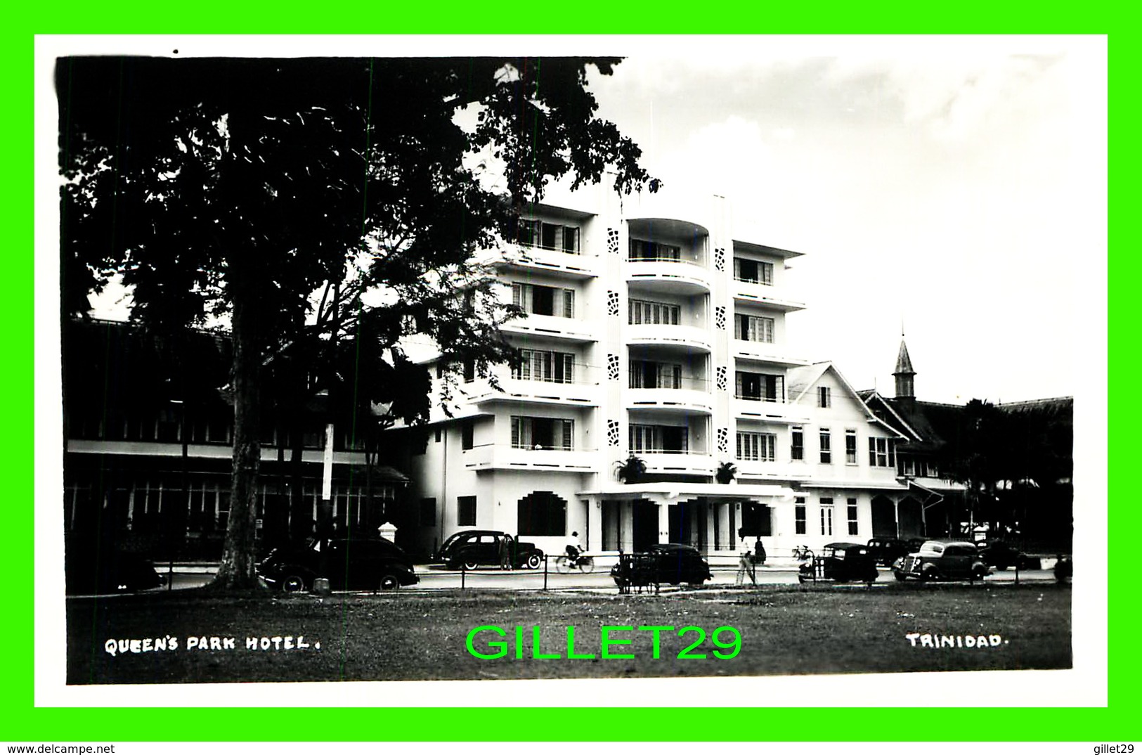 TRINIDAD - QUEEN'S PARK HOTEL - ANIMATED WITH PEOPLES & OLD CARS - REAL PHOTOGRAPH - - Trinidad