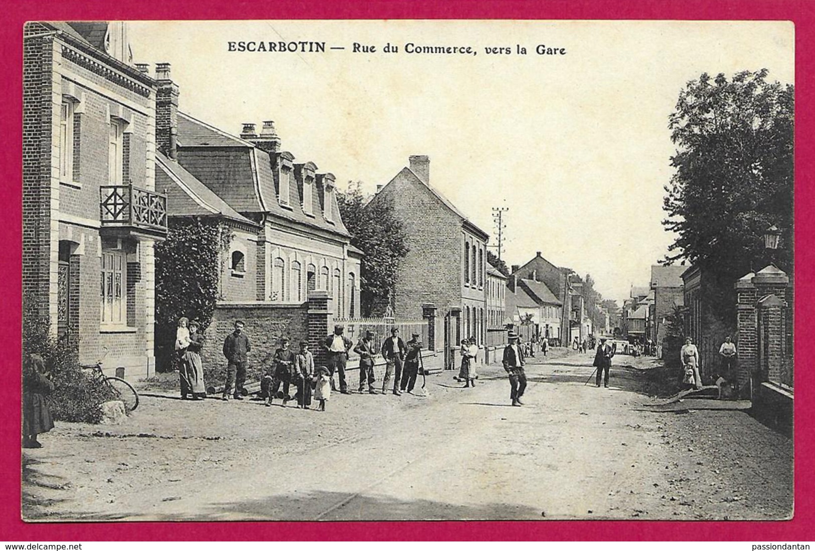 CPA Escarbotin - Rue Du Commerce Vers La Gare - Friville Escarbotin