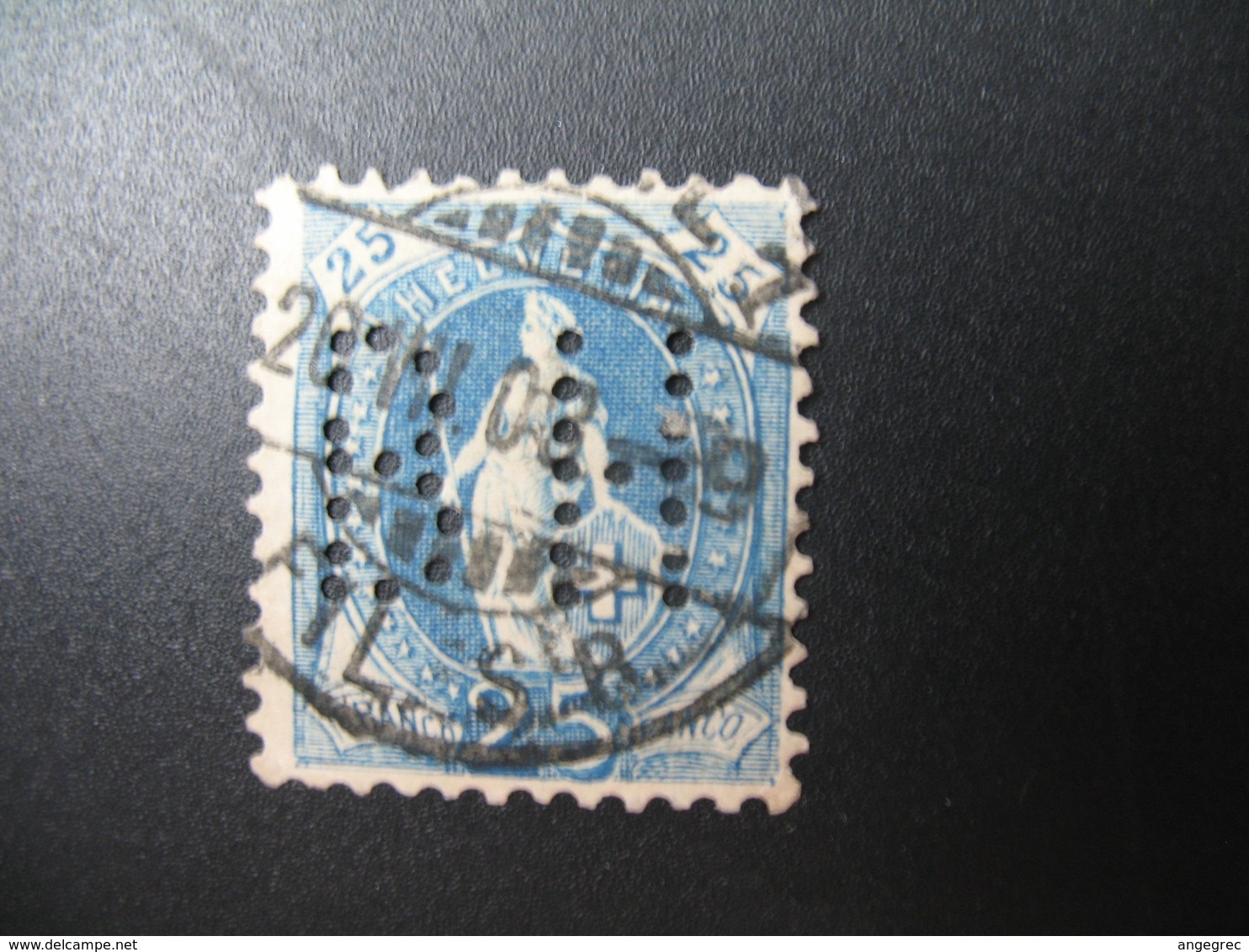 Perforé  Perfin  Suisse  à Voir ;   Perforation    BH    Ref   B 30 - Gezähnt (perforiert)