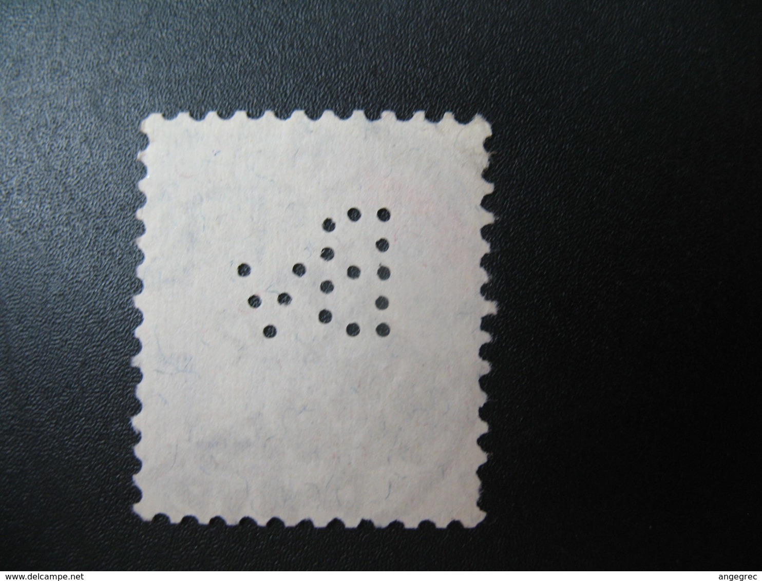 Perforé  Perfin  Suisse  à Voir ;   Perforation    Bv    Ref   B 60 - Gezähnt (perforiert)