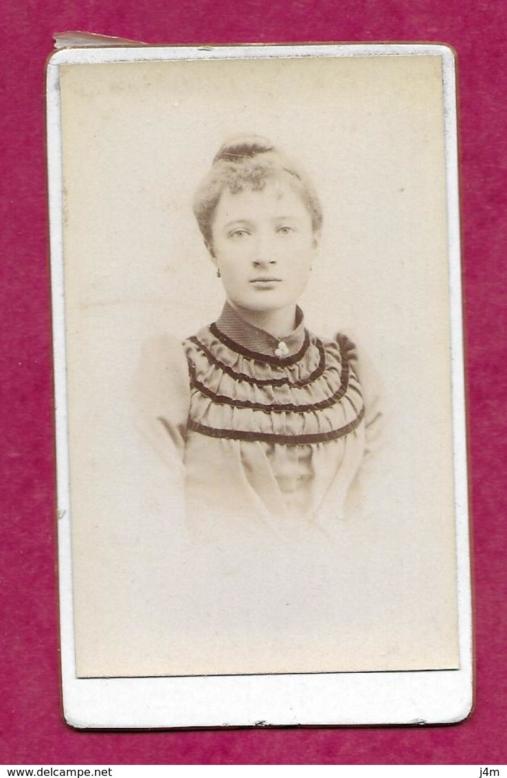 Ancienne PHOTO CDV ..FEMME, MODE, TOILETTE - Old (before 1900)