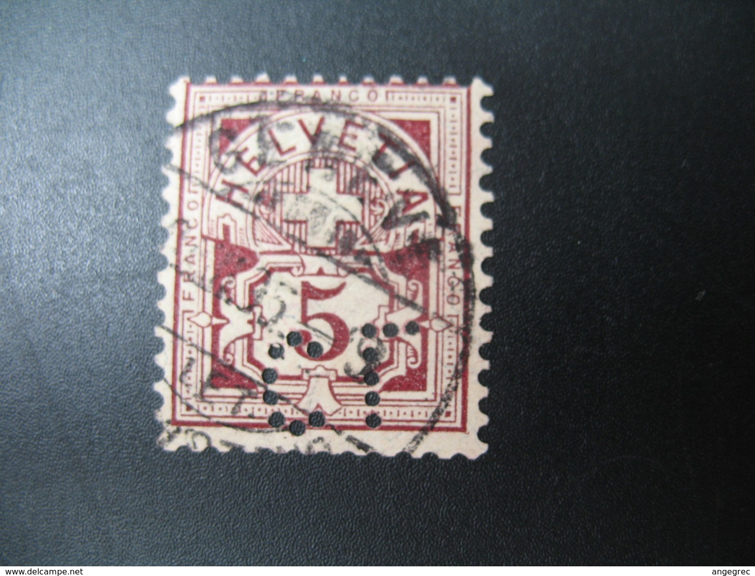 Perforé  Perfin  Suisse  à Voir ;   Perforation    CL    Ref   C 36 - Perforadas