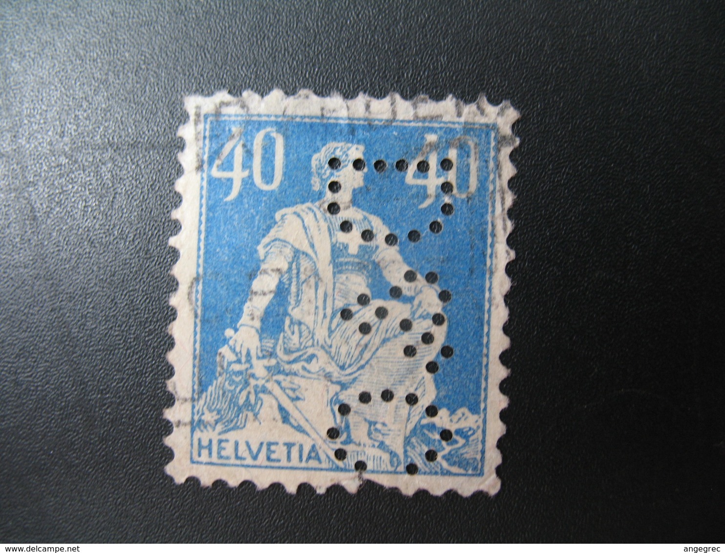 Perforé  Perfin  Suisse  à Voir ;   Perforation    D&C    Ref   D 18   (aminci) - Gezähnt (perforiert)