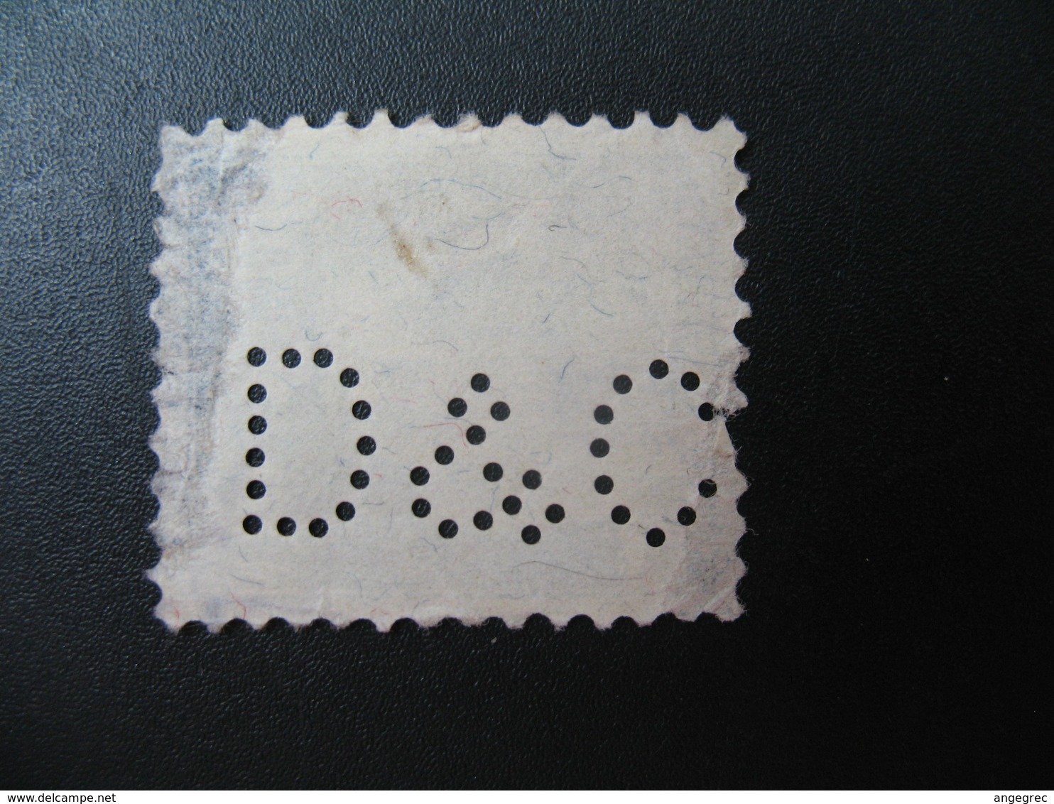 Perforé  Perfin  Suisse  à Voir ;   Perforation    D&C    Ref   D 18   (aminci) - Perforadas