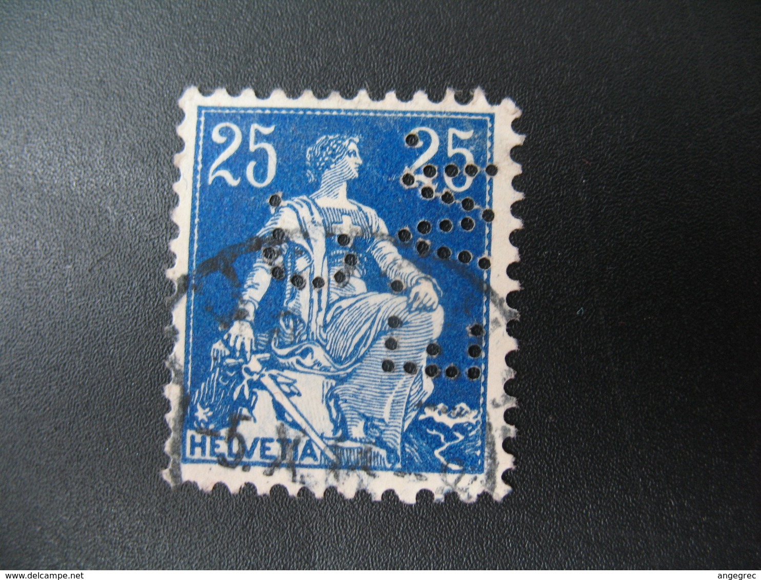 Perforé  Perfin  Suisse  à Voir ;   Perforation    EWC   Ref  E 28 - Gezähnt (perforiert)