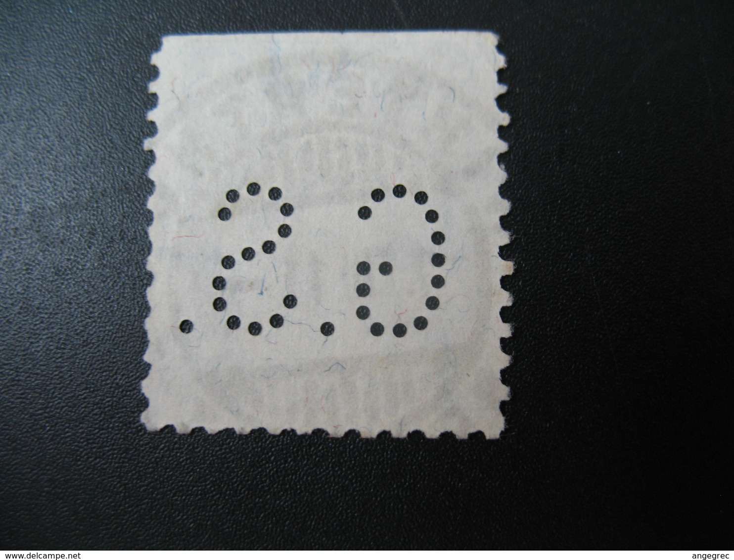 Perforé  Perfin  Suisse  à Voir ;   Perforation   GS    Ref  G 36 - Perforadas