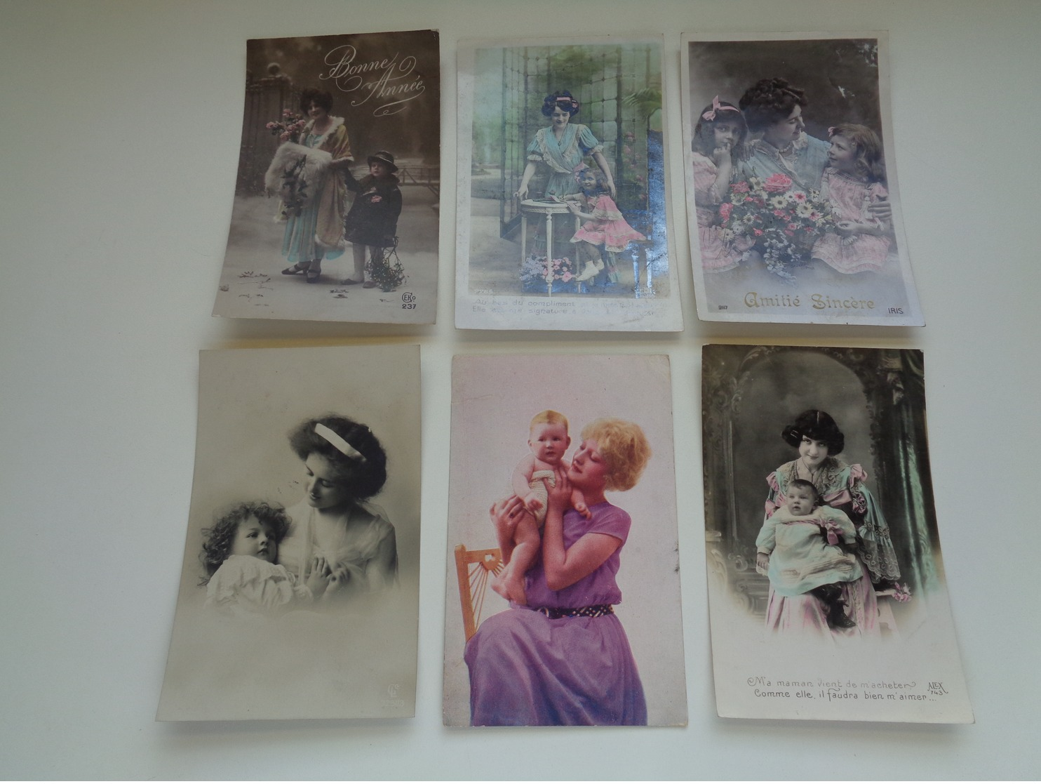 Beau lot de 60 cartes postales de fantaisie  mère + enfant      Mooi lot van 60 postkaarten  moeder + kind - 60 scans