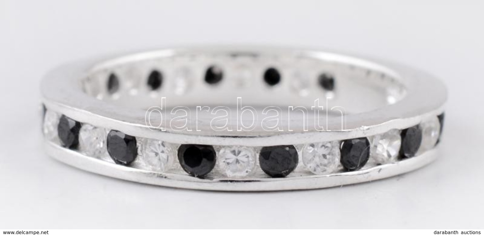 Ezüst(Ag) Fekete-fehér Sokköves Gyűrű, Jelzett, Méret: 57, Bruttó: 4 G - Other & Unclassified