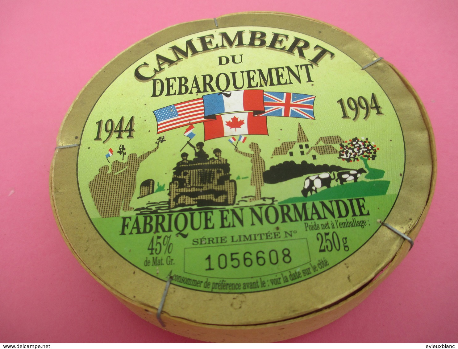 Boite De Camenbert Vide Mais Entière/Camenbert Du DEBARQUEMENT/Cinquantenaire/ Fabriqué En Normandie/1994      FROM44 - Käse