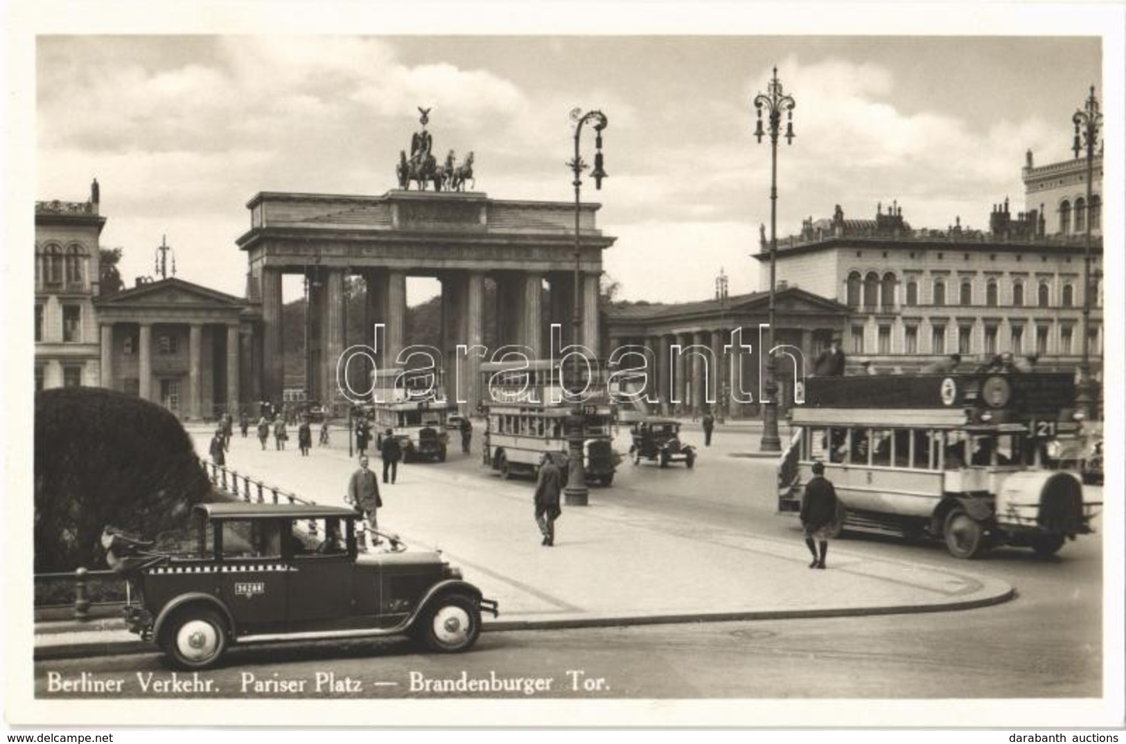 ** T1 Berlin, Pariser Platz, Brandenburger Tor, Verkehr / Double Decker Autobuses, Automobile - Ohne Zuordnung