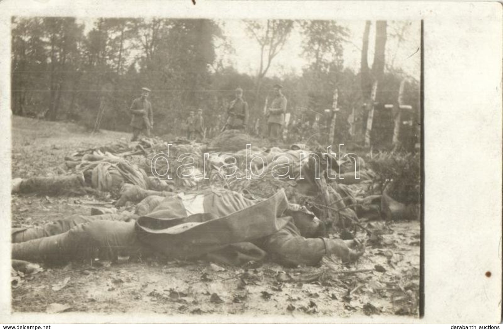 ** T2 Első Világháborús Osztrák-magyar Halott Katonák Az Előre Elkészített Keresztfákkal / WWI K.u.K. Military, Dead Sol - Ohne Zuordnung