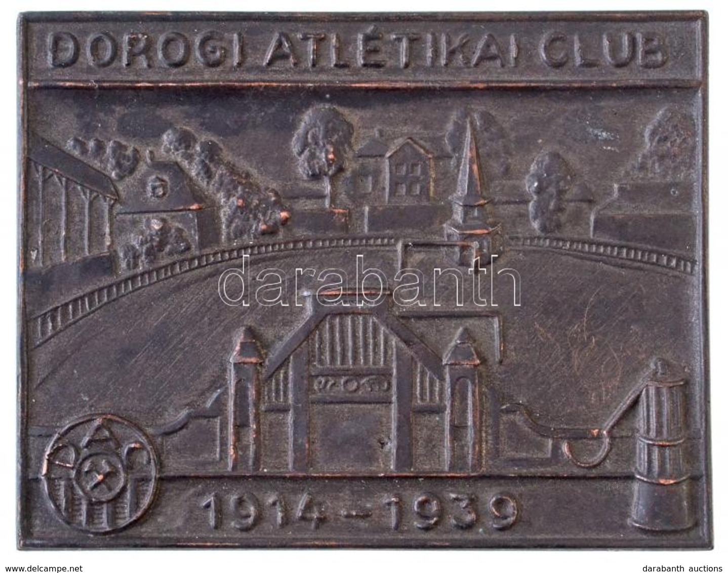 1939. "Dorogi Atlétikai Club 1914-1939 - DAC" Egyoldalas öntött Br Plakett (86x110mm) T:1- - Ohne Zuordnung