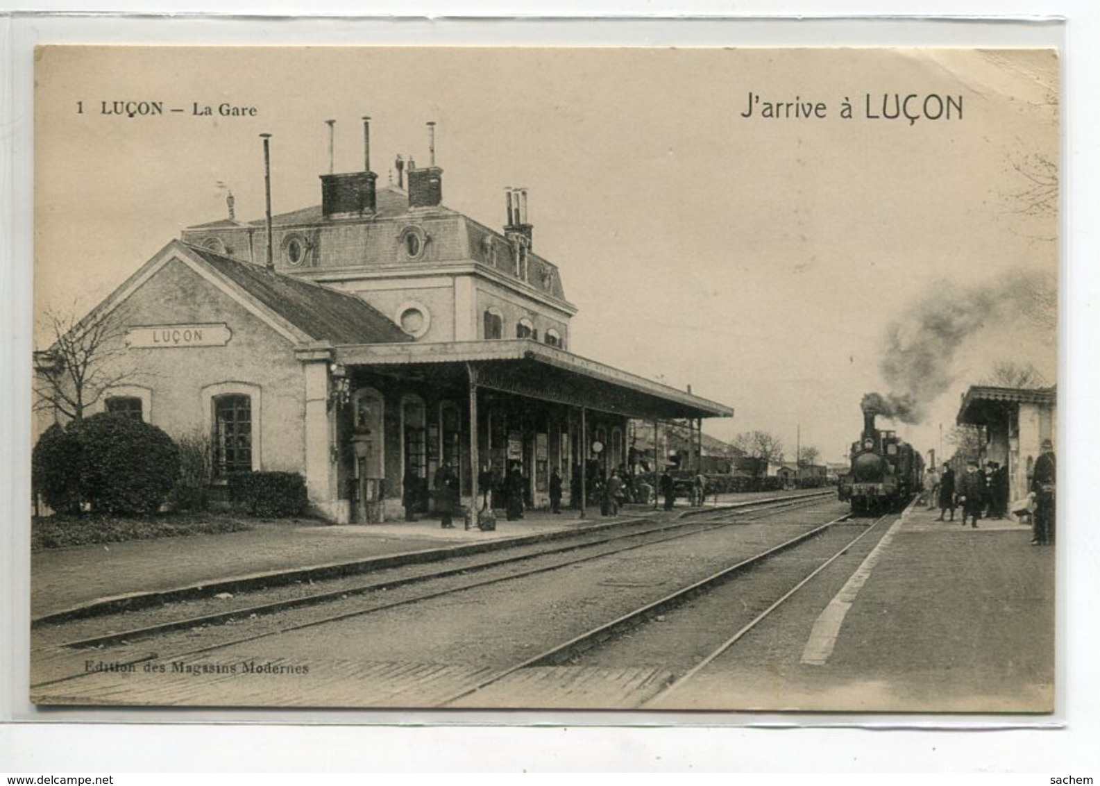 85 LUCON Carte RARE  J'arrive à  Train Entrant En Gare Des Voyageurs No 1 Edit Des Magasins Modernes   D03 2020 - Lucon
