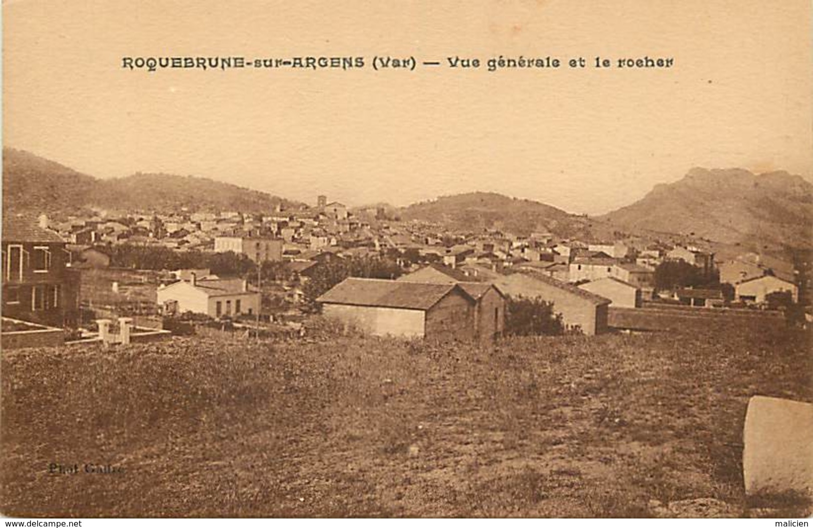 - Var -ref-B439- Roquebrune Sur Argens - Vue Generale Et Le Rocher - Carte Bon Etat - - Roquebrune-sur-Argens